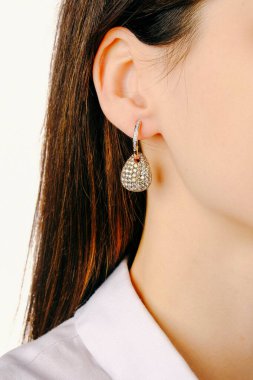 Elmas Mücevherler ve Moda Mücevherleri