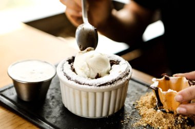 dondurma çikolatalı sufle