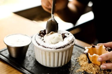 dondurma çikolatalı sufle