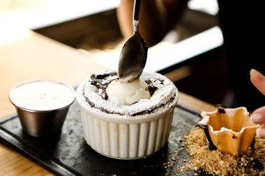 dondurma çikolatalı sufle