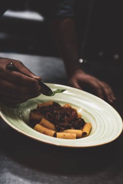 soba yangın pişirme makarna ile pota