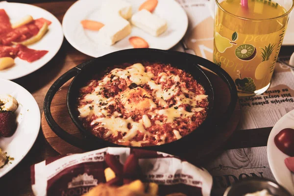 zengin ve leziz Türk Kahvaltı