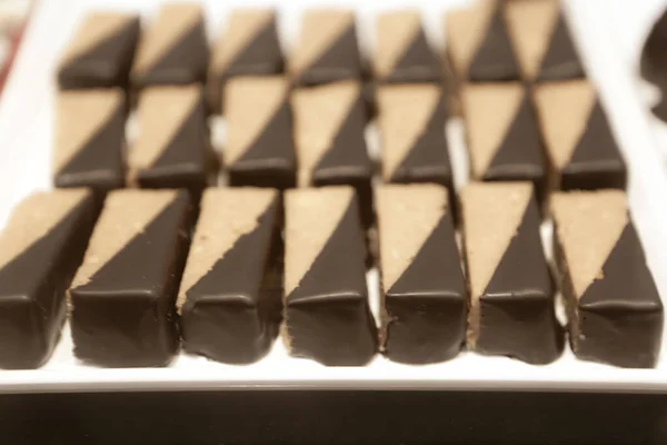 Bir Grup Çeşit Kurabiye Çikolata Parçacıklı Yulaflı Kuru Üzümlü Beyaz — Stok fotoğraf