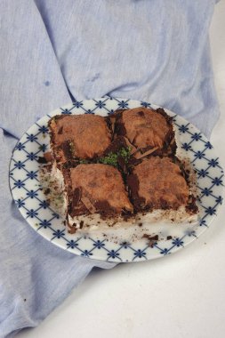 Geleneksel hindistancevizli tatlı baklavası. Ev yapımı fındıklı ve ballı baklava..