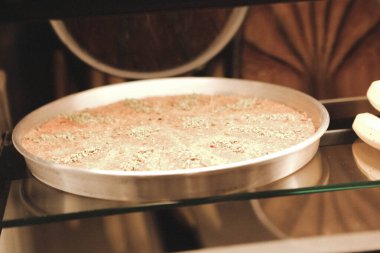 Geleneksel hindistancevizli tatlı baklavası. Ev yapımı fındıklı ve ballı baklava..