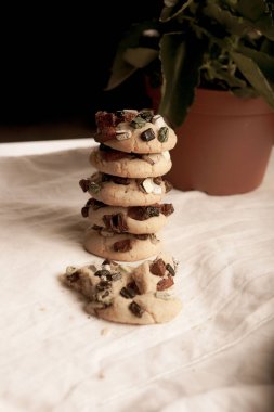 Koyu çikolata parçaları ile tanımlama