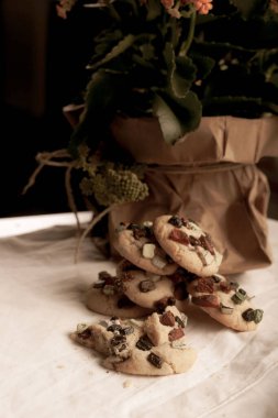 Koyu çikolata parçaları ile tanımlama