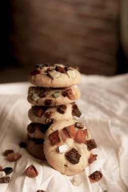 Koyu çikolata parçaları ile tanımlama