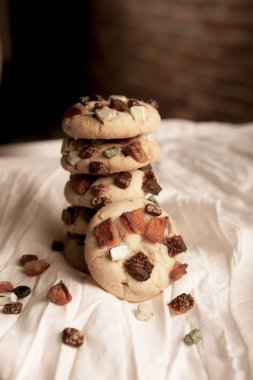 Koyu çikolata parçaları ile tanımlama