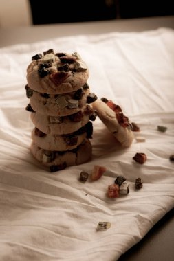 Koyu çikolata parçaları ile tanımlama