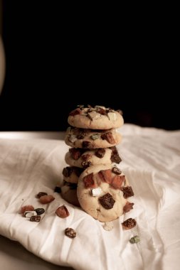 Koyu çikolata parçaları ile tanımlama