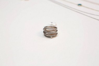 Elmas Mücevherler ve Moda Mücevherleri