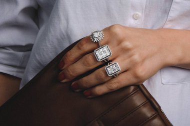 Elmas Mücevherler ve Moda Mücevherleri