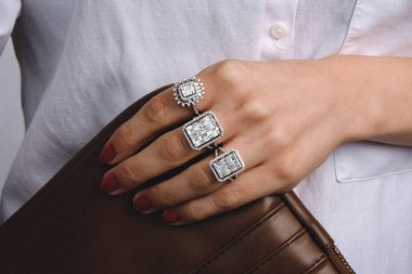 Elmas Mücevherler ve Moda Mücevherleri