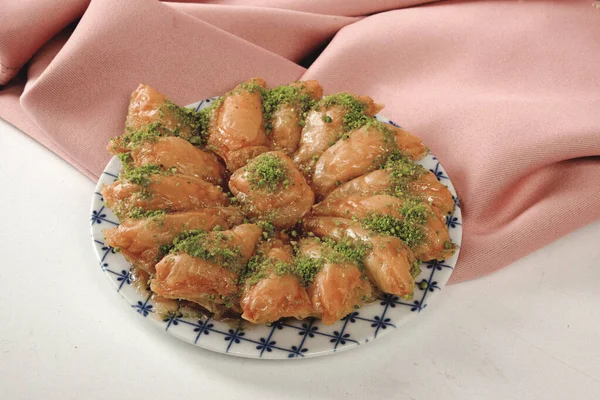 Traditional Turkish Dessert Baklava Cashew Walnuts Homemade Baklava Nuts Honey — Stock Photo, Image