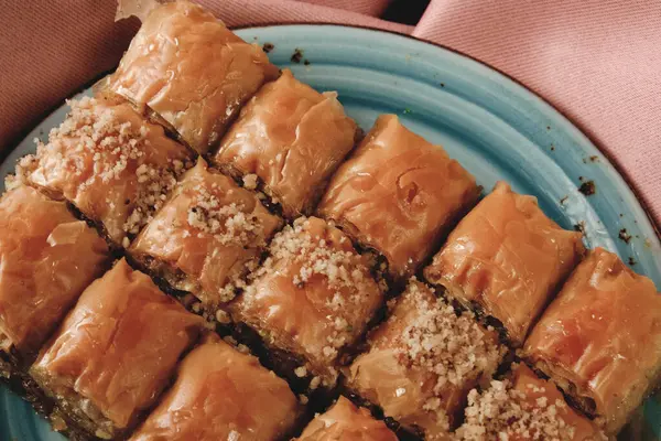 Traditional Turkish Dessert Baklava Cashew Walnuts Homemade Baklava Nuts Honey — Stock Photo, Image