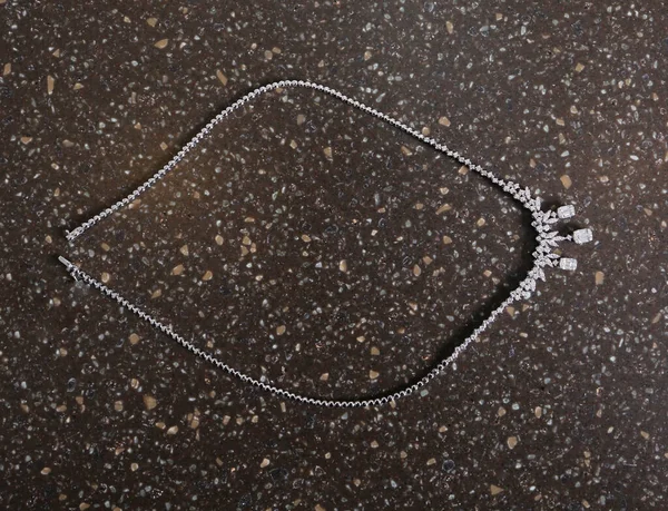 Elmas Mücevherler ve Moda Mücevherleri