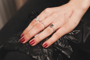 Elmas Mücevherler ve Moda Mücevherleri