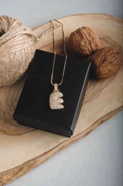 Mücevher ve Moda Mücevherleri