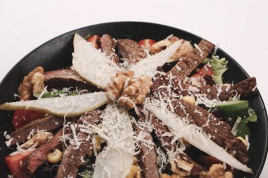 Taze salata tabağı ile karışık yeşillik