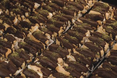 Masada lezzetli bir pasta var.