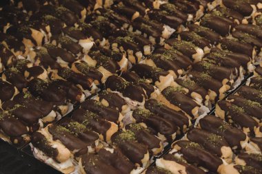 Masada lezzetli bir pasta var.