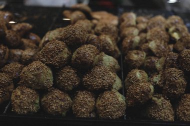 Masada lezzetli bir pasta var.