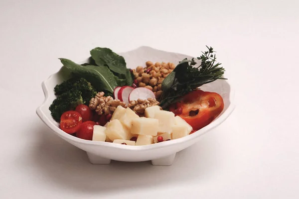 Assiette Salade Fraîche Avec Des Légumes Mélangés — Photo