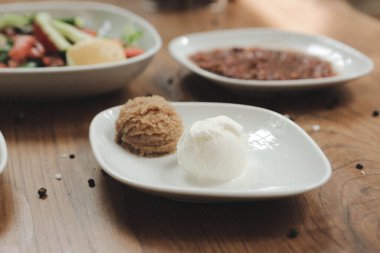 Geleneksel Türk ve Yunan yemek meze masası