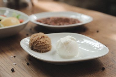 Geleneksel Türk ve Yunan yemek meze masası