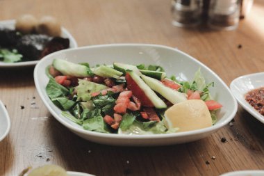 Geleneksel Türk ve Yunan yemek meze masası