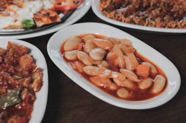 Geleneksel Türk ve Yunan yemek meze masası