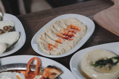 Geleneksel Türk ve Yunan yemek meze masası