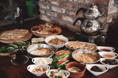 zengin ve leziz Türk Kahvaltı