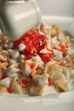 Türk mantı manlama plaka üzerinde