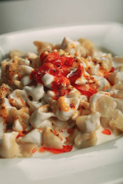 Türk mantı manlama plaka üzerinde