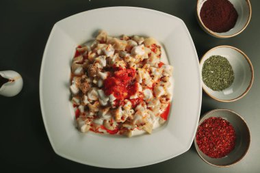 Türk mantı manlama plaka üzerinde