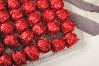 bir sürü değişik çikolatalı pralin