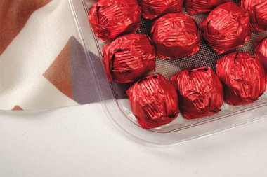 bir sürü değişik çikolatalı pralin