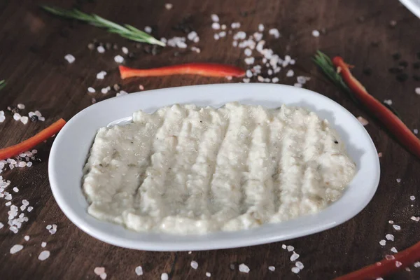 Geleneksel Türk ve Yunan yemek meze masası