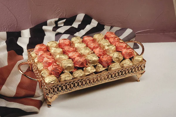 bir sürü değişik çikolatalı pralin