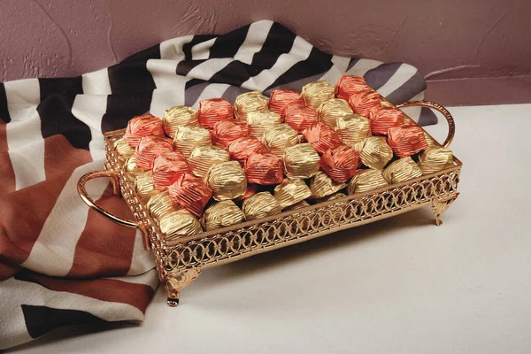 bir sürü değişik çikolatalı pralin