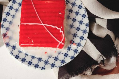 Masada lezzetli bir pasta var.