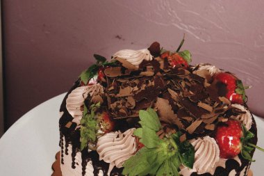 Masada lezzetli bir pasta var.