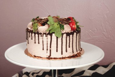 Masada lezzetli bir pasta var.