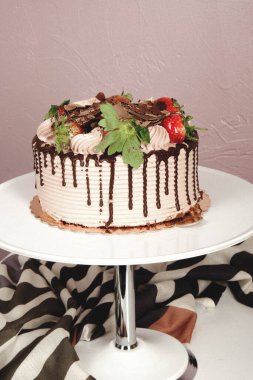 Masada lezzetli bir pasta var.