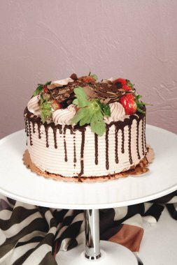 Masada lezzetli bir pasta var.