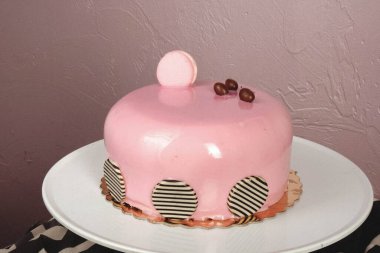 Masada lezzetli bir pasta var.