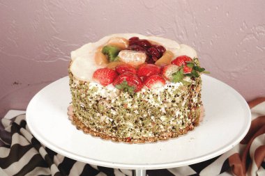 Masada lezzetli bir pasta var.