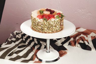 Masada lezzetli bir pasta var.